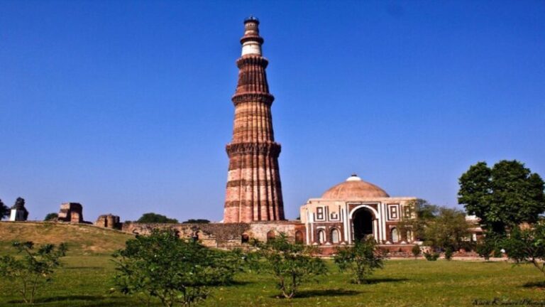 Qutub Minar and Qutb Complex Delhi Tour