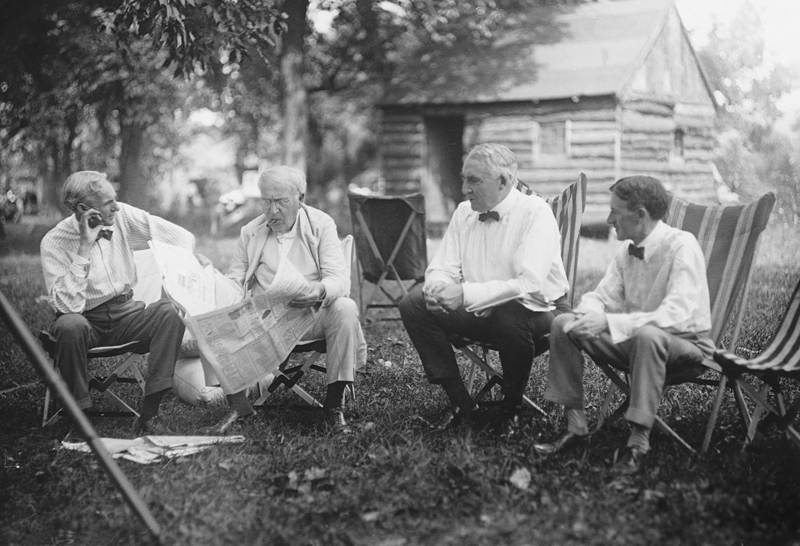 1921, Henry Ford, Thomas Edison, Warren G Harding and Harvey S Firestone talking
