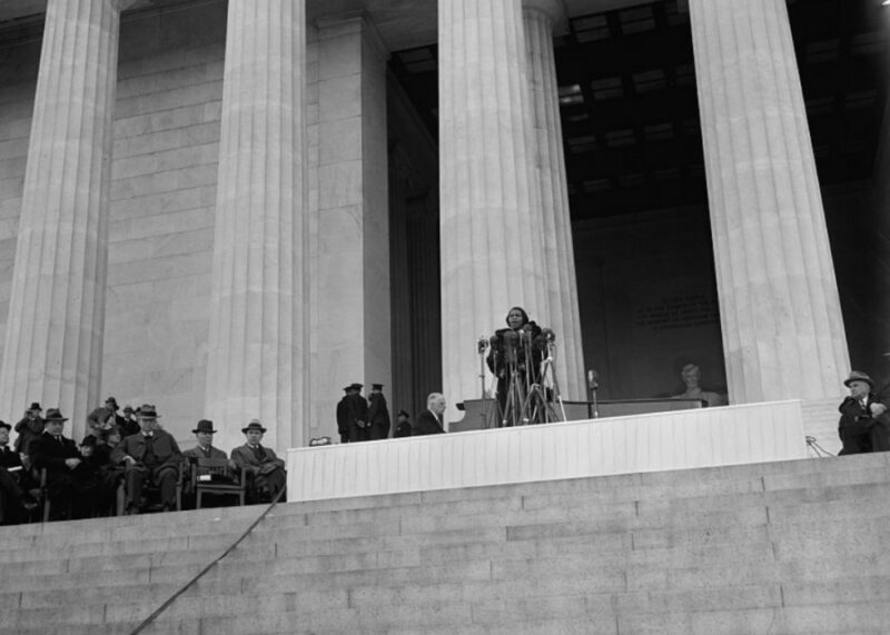 1939, Marian Anderson at the Lincoln Memorial