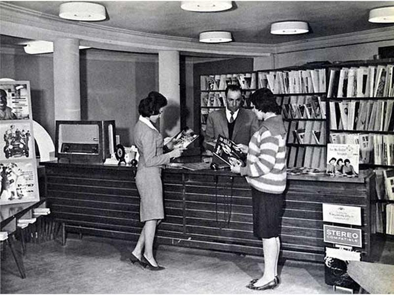 1950s, Pre-Taliban days in Afghanistan when women are still allowed professional careers, university education