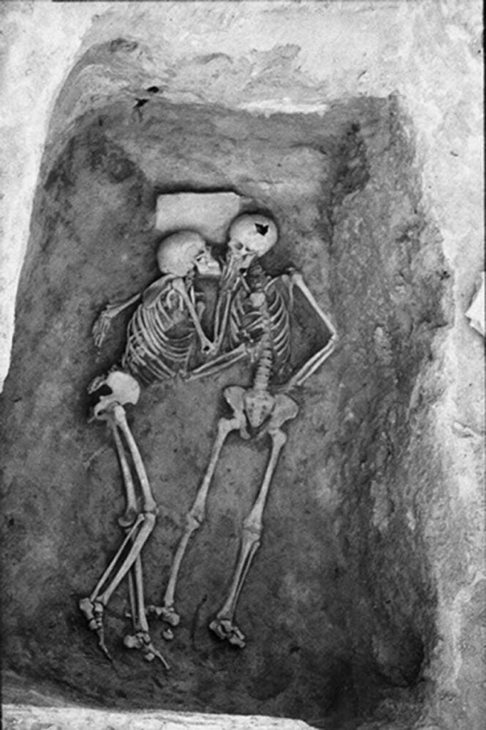 1972, The 2,800 years old kiss