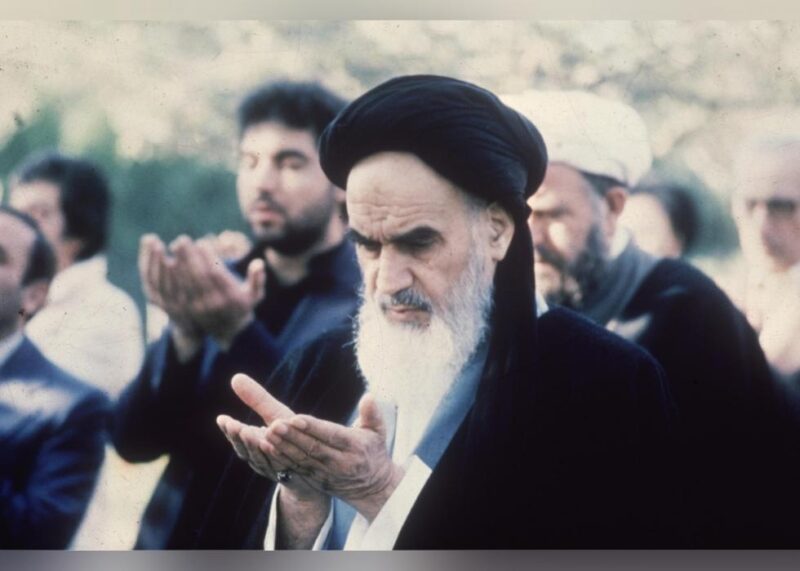 1978, Khomeini returns to Iran triumphant